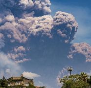 Imagini spectaculoase de la erupția vulcanului Etna! Alertă pentru turiști și zboruri anulate